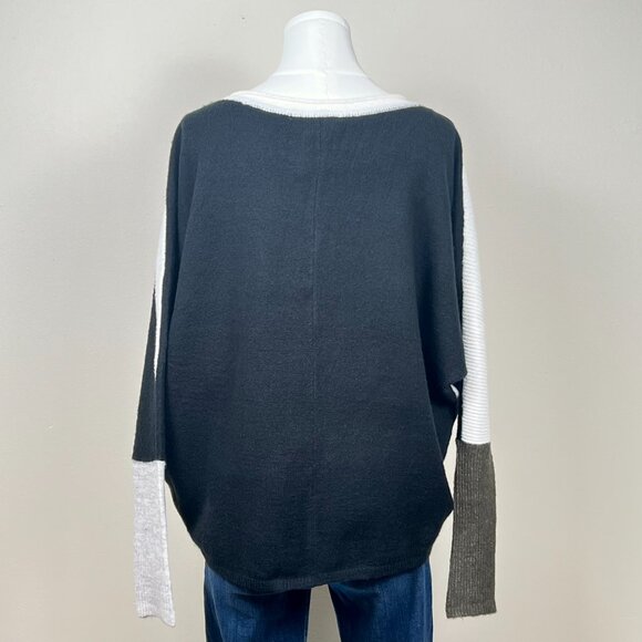 HALSTON Colorblock Dolman Sweater. Size: S - Picture 3 of 9